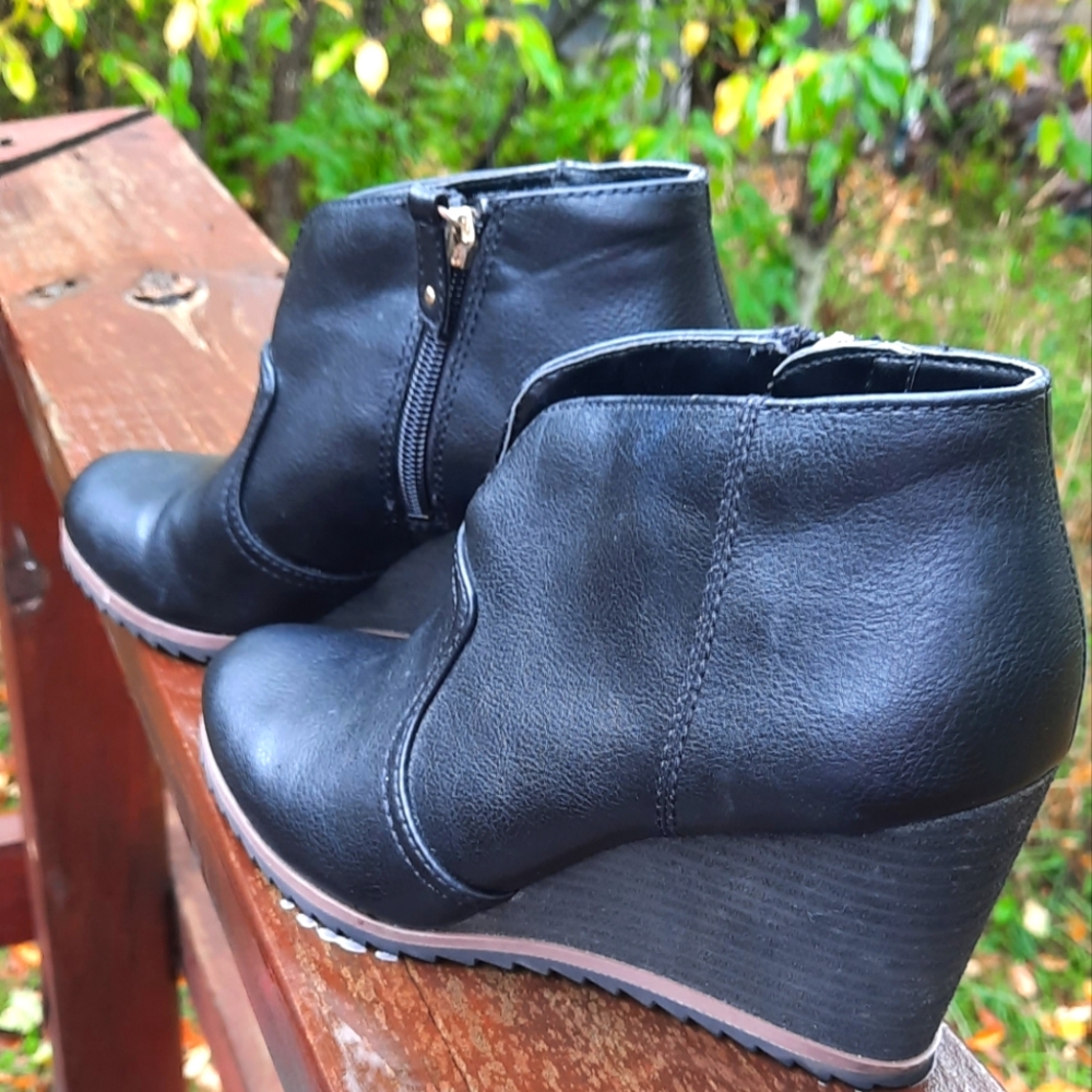 Dr. Scholls Black wedge zipper bootie